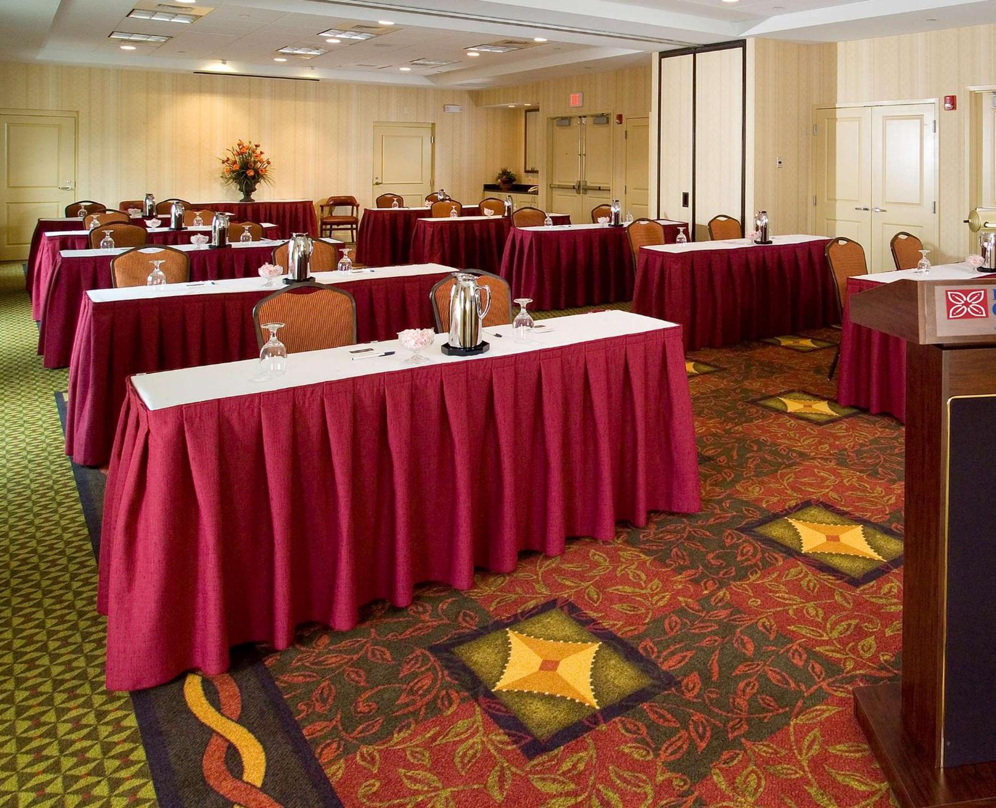 Hilton Garden Hotel 3*