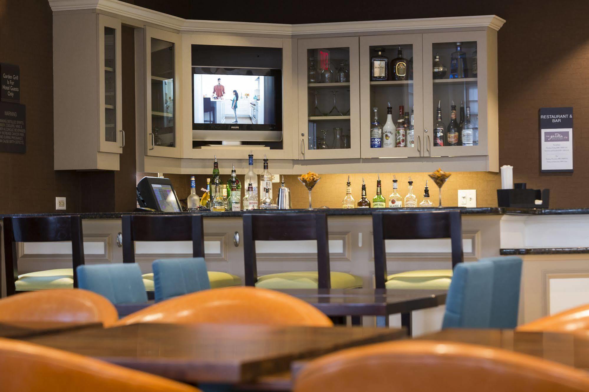 Hilton Garden Hotel 3*